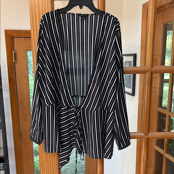 Ann Taylor Black/White Striped Wrap Top Blouse medium - Picture 1 of 12
